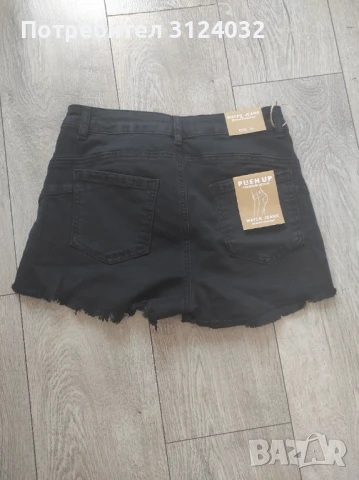 Дамски дънкови къси панталони L/XL, снимка 2 - Къси панталони и бермуди - 51016695