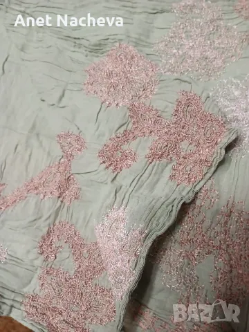 Шал резедав с бродерия в двата края ,памучен, снимка 2 - Шалове - 48264823