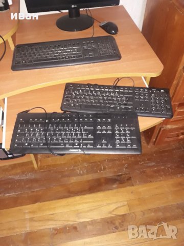 Компютър , колони ,монитор,клавиатура, мишка,микрофон, слушалки,рутер,маса за компютър стол, снимка 8 - За дома - 34936864