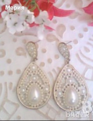 🆕 НОВИ Бели перлени обеци с винтчета, снимка 2 - Обеци - 39952511