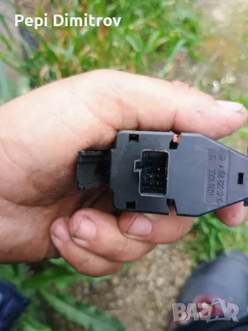Бутон Аварийни Мерцедес А класа W168 - A1688201210 N, снимка 2 - Части - 50280742