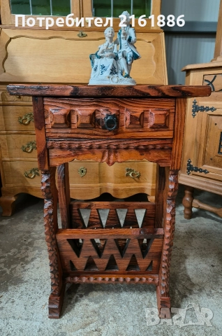 Помощна маса/ стойка за вестници и списания 