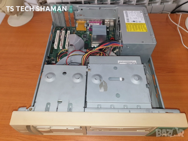 ⭐Продавам рядък ретро компютър FUJITSU SIEMENS с много ретро игри⭐, снимка 11 - Геймърски - 51933875