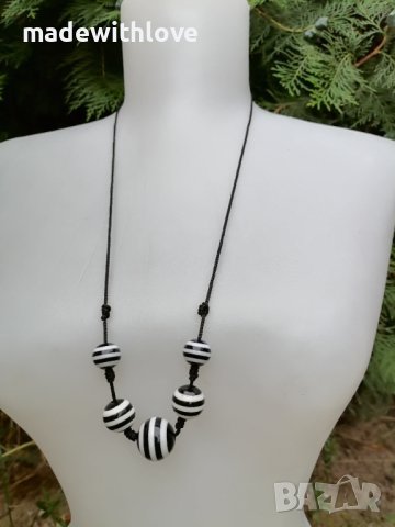 Ръчно изработен комплект колие и обеци - Черно и бяло, снимка 7 - Колиета, медальони, синджири - 43244625