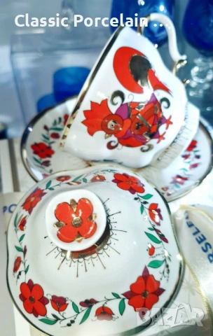 Ръчно рисуван мотив „Червен петел“ с акценти от 22‑каратово злато – ИФЗ, снимка 2 - Сервизи - 53124491