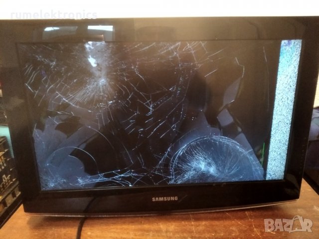 SAMSUNG LE26B450C4W на части