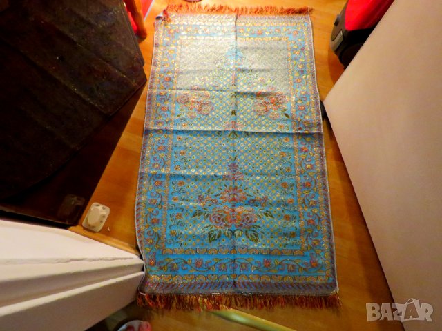 турско молитвено килимче, килимче за молитва за Намаз - светлосин фон с блестящи златни орнаменти