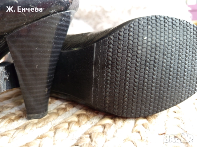 Красива бота от черен лак, снимка 4 - Дамски боти - 52344019