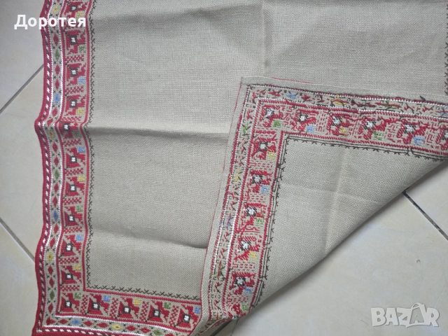 Ръчно везана покривка, снимка 2 - Декорация за дома - 52103339