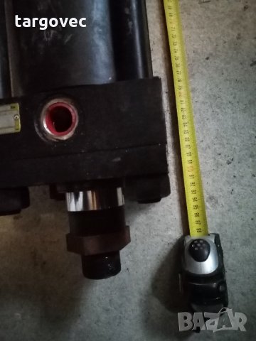 хидравличен цилиндър нов, снимка 2 - Резервни части за машини - 27532779