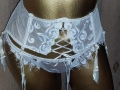 S Бял колан с жартиери за чорапи и бикина , снимка 3