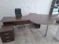 офис обзавеждане - 2 бр. бюра и 2 бр. шкафчета, снимка 5