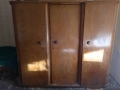 Голям трикрилен гардероб орех , снимка 1