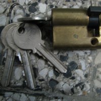 Български 1/2 патрон Метал с 4 ключа, снимка 2 - Антикварни и старинни предмети - 33473853