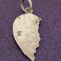Сребърна висулка част от сърце Буква ЙЙ, снимка 3 - Колиета, медальони, синджири - 43937445