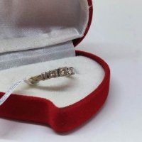 Американски Златен пръстен с Брилянти-2,60гр/10кр, снимка 4 - Пръстени - 39833893