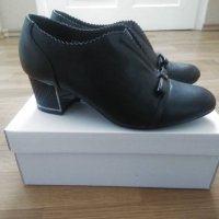 Обувки, снимка 2 - Дамски обувки на ток - 38050281