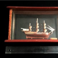 Модел на кораб Bounty в стъклена кутия - Морска декорация, снимка 5 - Други ценни предмети - 37374686