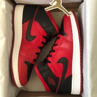 Маратонки оригинални NIKE AIR JORDAN 1 MID REVERSE BRED, снимка 9 - Детски маратонки - 43386306