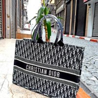 Дамска чанта Christian Dior код 13, снимка 1 - Чанти - 29049398