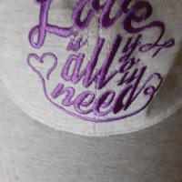 шапка бейсболна с козирка, сива, плътен мек плат, 100% памук SYT - Love is all you need, снимка 2 - Шапки - 43536107