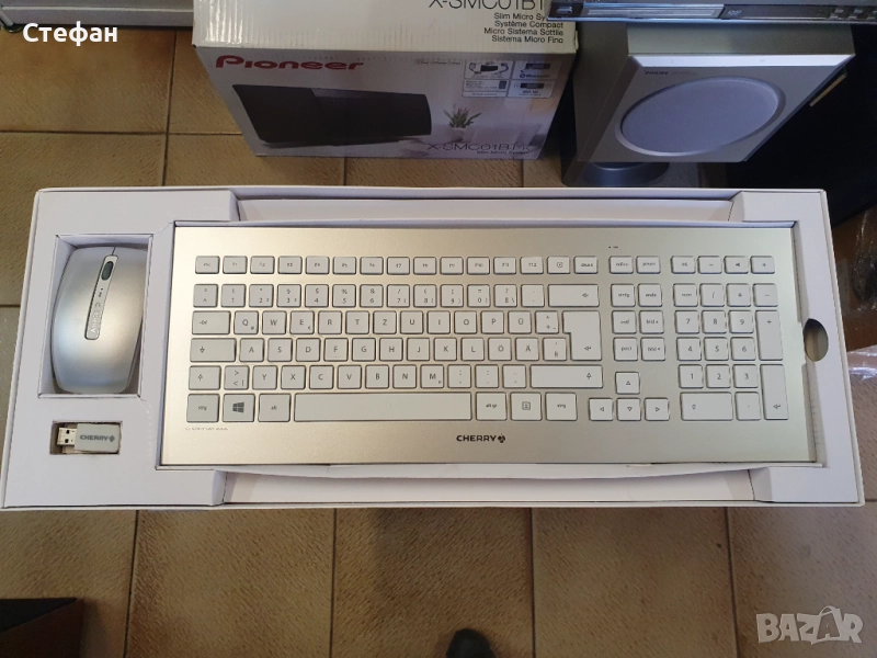 Безжична клавиатура и мишка / CHERRY DW 8000 клавиатура с мишка комплект DE безжична бяла-сребриста , снимка 1