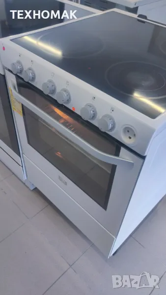 Свободностояща фурна VOSS ELECTROLUX с керамичен плот, каталитично покритие, снимка 1