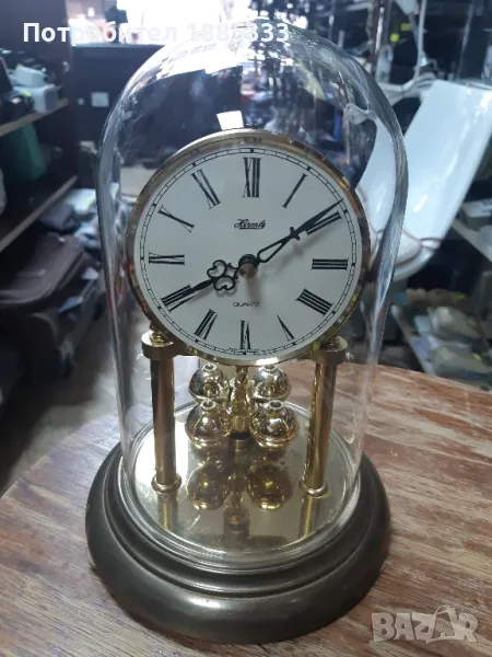 немски настолен кварцов часовник с колба, снимка 1