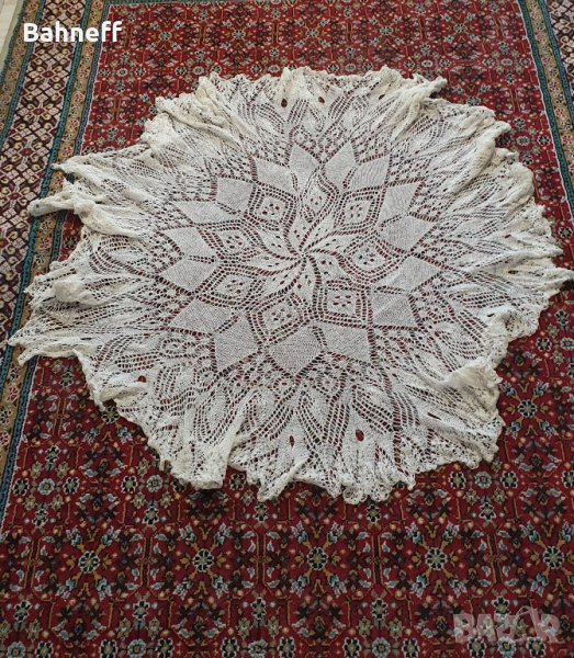 Покривки и пуловер ръчно плетиво, снимка 1