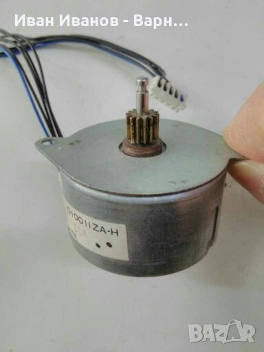 Стъпков  двигател  QI00IIZA - H , снимка 1