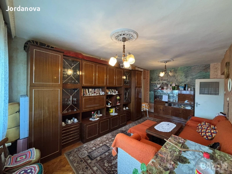 Четиристаен апартамент, снимка 1