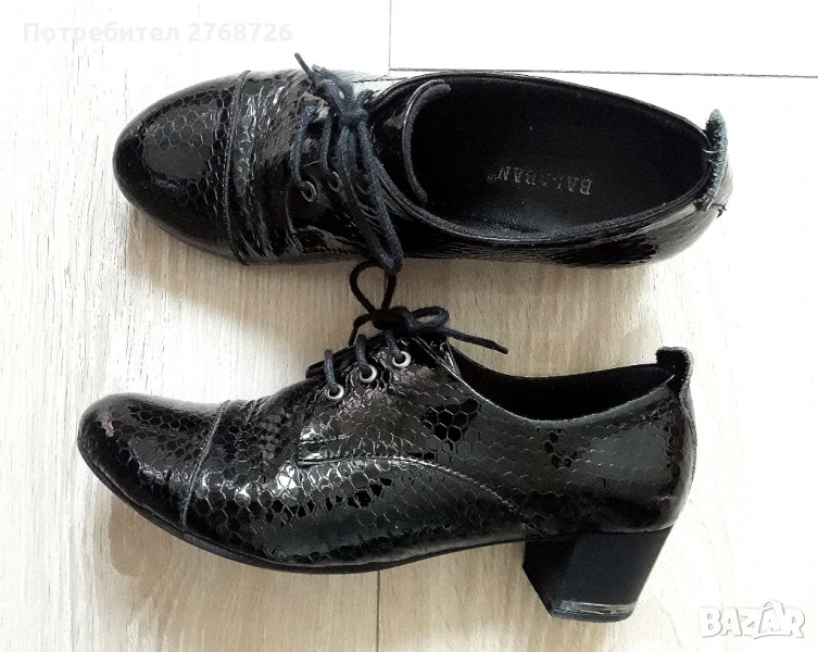 дамски обувки от лак с крокодилска текстура, снимка 1