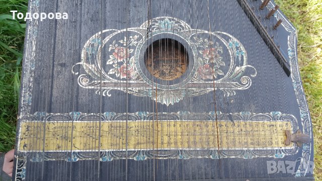 Старинен струнен музикален инструмент, снимка 4 - Струнни инструменти - 32978151