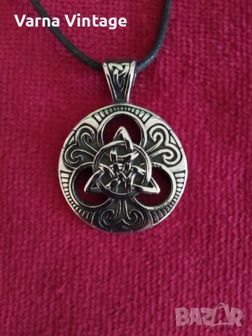 Медальон Келтски възел. (медицинска стомана)