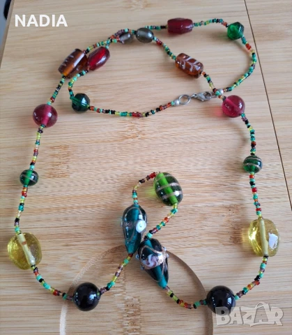 Гердан от стъклени мъниста, снимка 3 - Колиета, медальони, синджири - 51313451