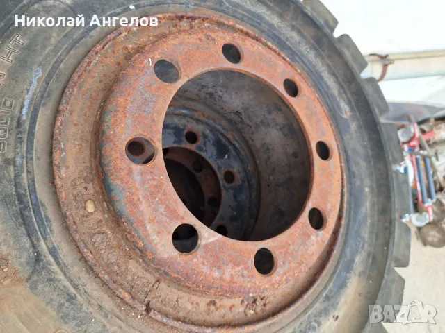 Гуми плътни за багер, снимка 2 - Гуми и джанти - 48230527