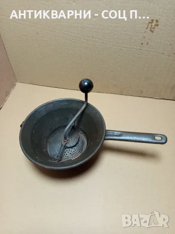 Соц Стара Ръчна Мелачка За Плодове., снимка 3 - Антикварни и старинни предмети - 50319162