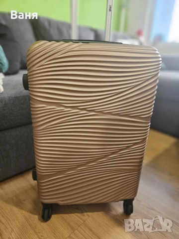 Куфар от ABS - среден - 65 лв, снимка 5 - Куфари - 52908324