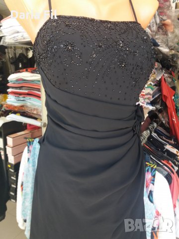УНИКАЛНО КРАСИВА черна парти рокля размер С/М, снимка 2 - Рокли - 33408345