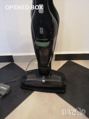Вертикална прахосмукачка Electrolux EER7GREEN, 27 W, 18 V, Капацитет 0,5 л, LED, Технология BrushRol, снимка 6 - Прахосмукачки - 40051386