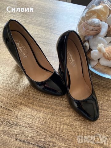 Елегантни лачени обувки, снимка 2 - Дамски обувки на ток - 28489103