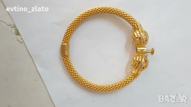 Златни твърди гривни 14К, снимка 3 - Гривни - 51406009