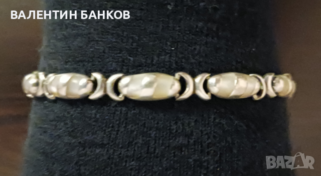 Изящна сребърна гривна със седефени елементи, снимка 1 - Гривни - 44852219