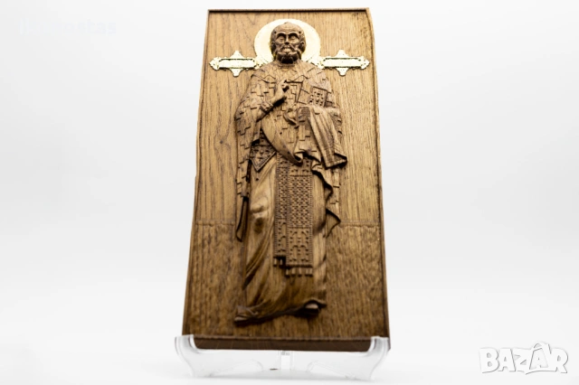 Позлатена релефна икона на Свети Николай Чудотворец от дъб