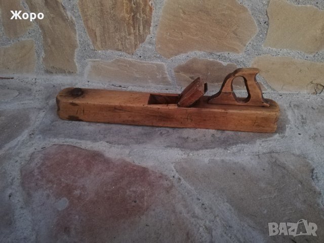 Стар дърводелски инструмент 