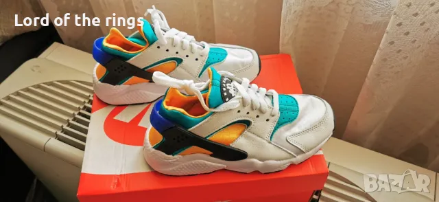 Оригинални маркови дамски маратонки NIKE Air Huarache - 35,5 номер, снимка 2 - Маратонки - 49958766