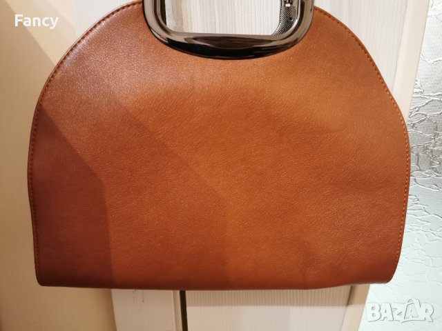 Страхотна дамска чанта Lucia Tommasi, снимка 14 - Чанти - 43256051