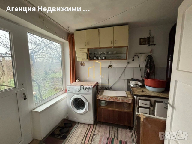 Едноетажна къща в гр. Завет, снимка 3 - Къщи - 53492598