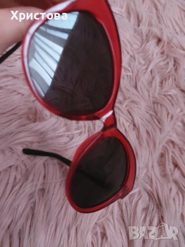 Слънчеви очила с червени рамки - 10лв., снимка 4 - Слънчеви и диоптрични очила - 36905538