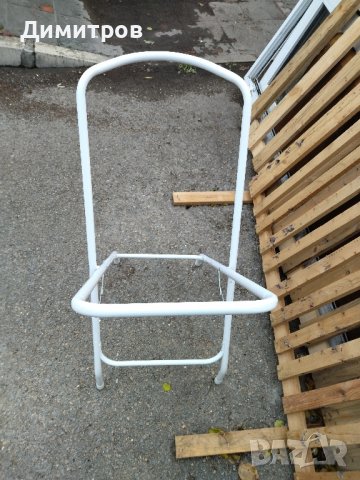 Стойка за корито